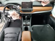 ✅ 2024 Jeep Compass Limited • VIN: 3C4NJDCN5RT128297 • Lot: 81439605. Wystawiony na Copart z przebiegiem 18 949 mil. Bezpłatny archiwum sprzedaży aukcyjnych z USA i szczegółowy raport historii pojazdu na DreamBid. Zdjęcie 8.