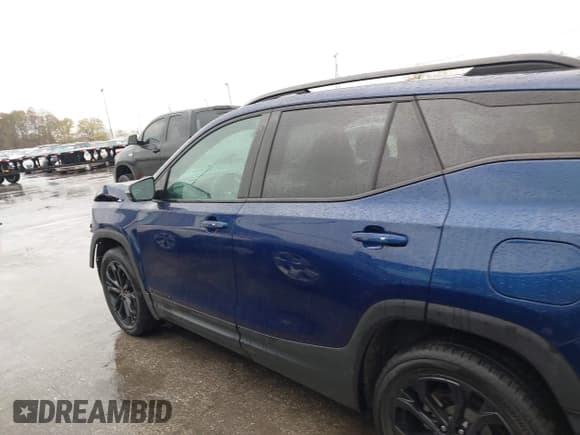 ✅ 2022 GMC Terrain SLE • VIN: 3GKALTEV6NL285903 • Lot: 43584977. Wystawiony na IAAI z przebiegiem 21 461 mil. Bezpłatny archiwum sprzedaży aukcyjnych z USA i szczegółowy raport historii pojazdu na DreamBid. Zdjęcie 15.