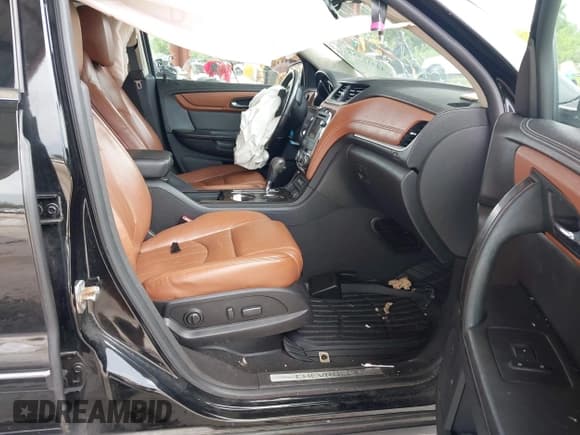 ✅ 2016 Chevrolet Traverse LTZ • VIN: 1GNKRJKD7GJ222339 • Lot: 42415735. Wystawiony na IAAI z przebiegiem 130 183 mil. Bezpłatny archiwum sprzedaży aukcyjnych z USA i szczegółowy raport historii pojazdu na DreamBid. Zdjęcie 5.