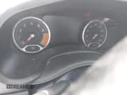 ✅ 2022 Jeep Renegade Latitude • VIN: ZACNJDB15NPN79453 • Lot: 43076701. Wystawiony na IAAI z przebiegiem Nie podano. Bezpłatny archiwum sprzedaży aukcyjnych z USA i szczegółowy raport historii pojazdu na DreamBid. Zdjęcie 15.