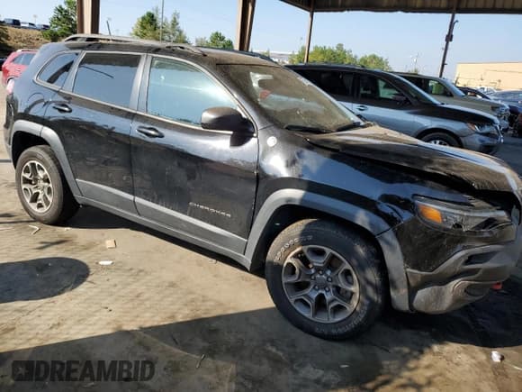 ✅ 2020 Jeep Cherokee Trailhawk Elite • VIN: 1C4PJMBX0LD565696 • Lot: 75944544. Listed on Copart with Not provided. Free auction sales archive from the USA and detailed vehicle history report at DreamBid. Image 4.