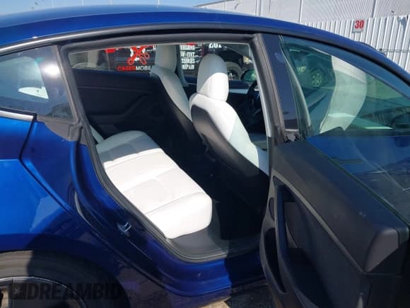 ✅ 2021 Tesla Model 3 Long Range • VIN: 5YJ3E1EB8MF010202 • Lot: 43184800. Wystawiony na IAAI z przebiegiem 72 106 mil. Bezpłatny archiwum sprzedaży aukcyjnych z USA i szczegółowy raport historii pojazdu na DreamBid. Zdjęcie 8.