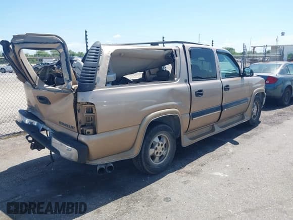 ✅ 2001 Chevrolet Suburban LS • VIN: 3GNEC16T91G173749 • Лот: 42845537. Опубликован ранее на IAAI с пробегом 120 715 миль. Бесплатный доступ к архиву аукционных продаж из США и подробный отчёт об истории автомобиля на DreamBid. Изображение 4.