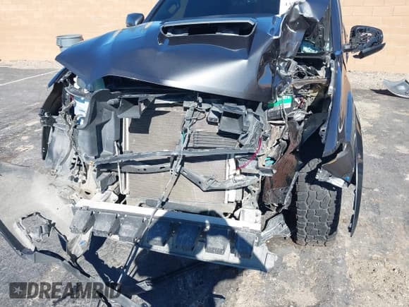 ✅ 2017 Toyota Tacoma TRD Sport • VIN: 3TMAZ5CN7HM033780 • Lot: 43770906. Listed on IAAI with Not provided. Free auction sales archive from the USA and detailed vehicle history report at DreamBid. Image 6.