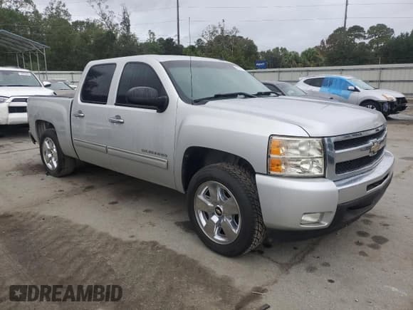 ✅ 2010 Chevrolet Silverado 1500 • VIN: 3GCRCSE23AG299260 • Лот: 79557934. Опубликован ранее на Copart с пробегом 180 540 миль. Бесплатный доступ к архиву аукционных продаж из США и подробный отчёт об истории автомобиля на DreamBid. Изображение 4.