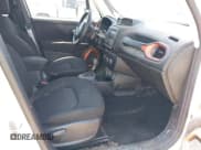 ✅ 2018 Jeep Renegade Sport • VIN: ZACCJBAB5JPH67828 • Lot: 42551012. Wystawiony na IAAI z przebiegiem 102 503 mil. Bezpłatny archiwum sprzedaży aukcyjnych z USA i szczegółowy raport historii pojazdu na DreamBid. Zdjęcie 5.