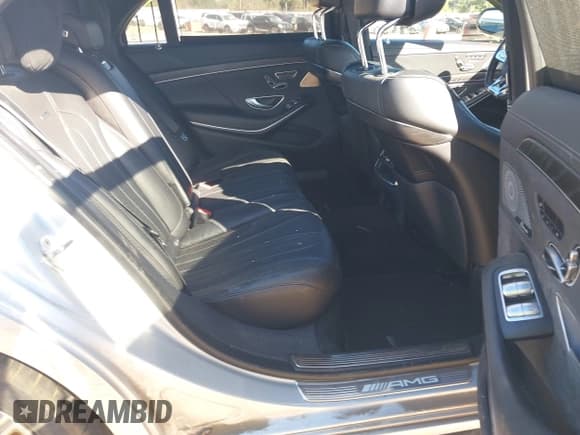 ✅ 2020 Mercedes-Benz S 63 AMG • VIN: W1KUG8JBXLA550371 • Lot: 43576427. Listed on IAAI with 86,127 mi. Free auction sales archive from the USA and detailed vehicle history report at DreamBid. Image 8.
