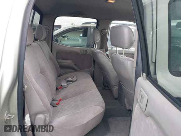 ✅ 2002 Toyota Tacoma PreRunner • VIN: 5TEGM92N22Z065158 • Lot: 43733818. Listed on IAAI with 275,626 mi. Free auction sales archive from the USA and detailed vehicle history report at DreamBid. Image 8.