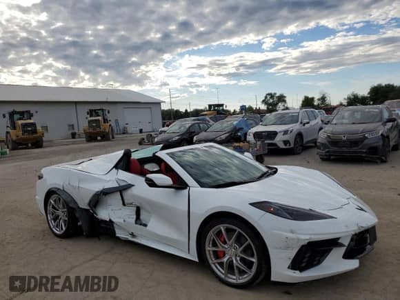 2021 Chevrolet Corvette 3LT z VIN 1G1YC3D45M5103473, wystawiony jako Copart lot #72562414 z przebiegiem 7 190 mil mil oraz Szkoda całkowita • Salvage title. Historia ofert i sprzedaży dostępna na DreamBid. Obrazek 4.