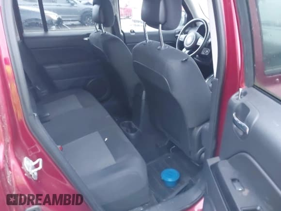 ✅ 2014 Jeep Patriot • VIN: 1C4NJPFD4ED576517 • Lot: 43675262. Listed on IAAI with 143,251 mi. Free auction sales archive from the USA and detailed vehicle history report at DreamBid. Image 8.