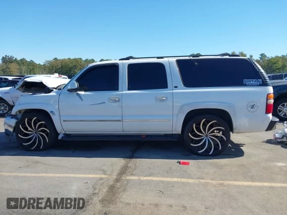 ✅ 2001 Chevrolet Suburban LT • VIN: 3GNEC16T61G251162 • Лот: 43490849. Опубликован ранее на IAAI с пробегом 240 075 миль. Бесплатный доступ к архиву аукционных продаж из США и подробный отчёт об истории автомобиля на DreamBid. Изображение 14.