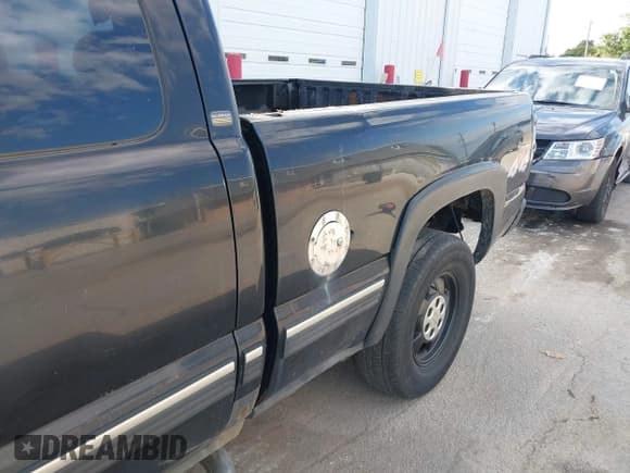 ✅ 2000 Chevrolet Silverado 1500 • VIN: 1GCEK19V8YE364816 • Lot: 43410219. Wystawiony na IAAI z przebiegiem 199 597 mil. Bezpłatny archiwum sprzedaży aukcyjnych z USA i szczegółowy raport historii pojazdu na DreamBid. Zdjęcie 12.