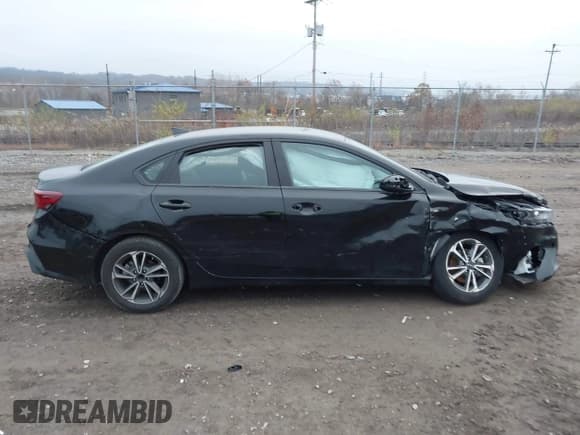 ✅ 2024 Kia Forte LXS • VIN: 3KPF24AD5RE776898 • Lot: 43744320. Wystawiony na IAAI z przebiegiem 21 473 mil. Bezpłatny archiwum sprzedaży aukcyjnych z USA i szczegółowy raport historii pojazdu na DreamBid. Zdjęcie 12.