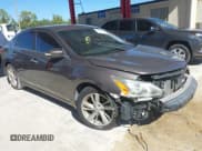 ✅ 2013 Nissan Altima SV • VIN: 1N4AL3AP3DC170677 • Lot: 43707964. Listed on IAAI with 236,779 mi. Free auction sales archive from the USA and detailed vehicle history report at DreamBid. Image 1.