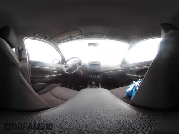 2019 Mitsubishi Outlander ES z VIN JA4AP3AU9KU034687, wystawiony jako IAAI lot #42178555 z przebiegiem 132 463 mil mil oraz . Historia ofert i sprzedaży dostępna na DreamBid. Obrazek 19.