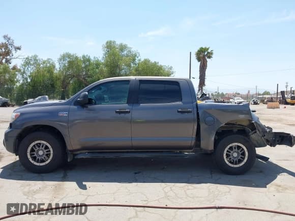 ✅ 2011 Toyota Tundra • VIN: 5TFDY5F13BX160682 • Lot: 42076678. Listed on IAAI with 335,697 mi. Free auction sales archive from the USA and detailed vehicle history report at DreamBid. Image 15.