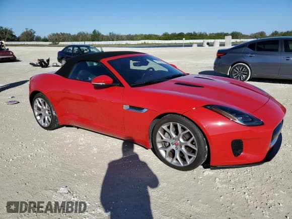 ✅ 2020 Jaguar F-Type P300 • VIN: SAJDD5GX9LCK67423 • Lot: 84263994. Listed on Copart with 12,989 mi. Free auction sales archive from the USA and detailed vehicle history report at DreamBid. Image 4.