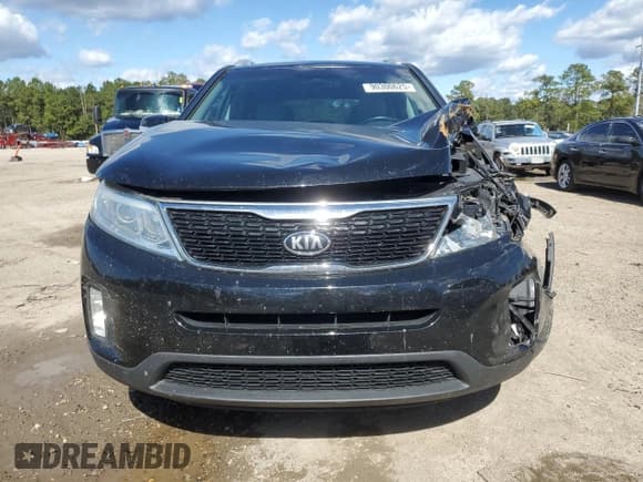 ✅ 2015 Kia Sorento LX • VIN: 5XYKT3A67FG632937 • Lot: 90300625. Wystawiony na Copart z przebiegiem 140 886 mil. Bezpłatny archiwum sprzedaży aukcyjnych z USA i szczegółowy raport historii pojazdu na DreamBid. Zdjęcie 5.