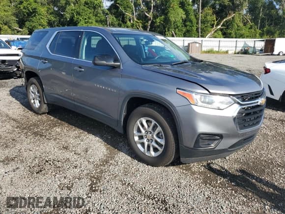 ✅ 2021 Chevrolet Traverse LS • VIN: 1GNERFKW4MJ174791 • Lot: 68449694. Wystawiony na Copart z przebiegiem 83 134 mil. Bezpłatny archiwum sprzedaży aukcyjnych z USA i szczegółowy raport historii pojazdu na DreamBid. Zdjęcie 4.