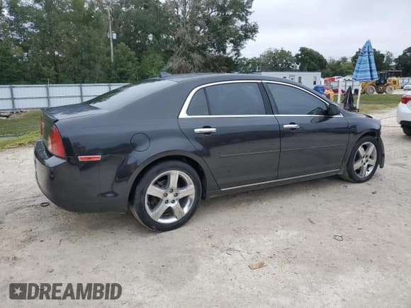 ✅ 2012 Chevrolet Malibu 1LT • VIN: 1G1ZC5E02CF242013 • Lot: 90316435. Wystawiony na Copart z przebiegiem Nie podano. Bezpłatny archiwum sprzedaży aukcyjnych z USA i szczegółowy raport historii pojazdu na DreamBid. Zdjęcie 3.