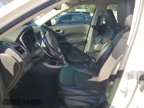 ✅ 2020 Jeep Compass Latitude • VIN: 3C4NJCBBXLT211684 • Lot: 86775415. Listed on Copart with 143,310 mi. Free auction sales archive from the USA and detailed vehicle history report at DreamBid. Image 7.