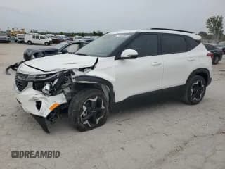 ✅ 2025 Kia Seltos S • VIN: KNDEU2AA1S7702724 • Lot: 71987855. Listed on Copart with 13,930 mi. Free auction sales archive from the USA and detailed vehicle history report at DreamBid. Image 1.