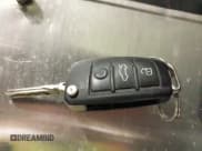 ✅ 2012 Audi Q7 Premium Plus • VIN: WA1LMAFE1CD009775 • Lot: 41304315. Wystawiony na IAAI z przebiegiem 215 578 mil. Bezpłatny archiwum sprzedaży aukcyjnych z USA i szczegółowy raport historii pojazdu na DreamBid. Zdjęcie 11.