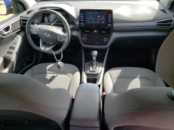 2020 Hyundai Ioniq SE с VIN KMHC75LC9LU243004, выставлен на аукционе Copart как лот 72604124 с пробегом 63 517 миль миль и Списание • Salvage title. История ставок и продаж доступна на DreamBid. Изображение 8.