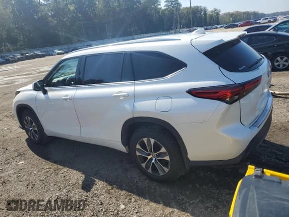 ✅ 2020 Toyota Highlander XLE • VIN: 5TDGZRAH7LS501630 • Lot: 90224765. Wystawiony na Copart z przebiegiem 81 791 mil. Bezpłatny archiwum sprzedaży aukcyjnych z USA i szczegółowy raport historii pojazdu na DreamBid. Zdjęcie 2.