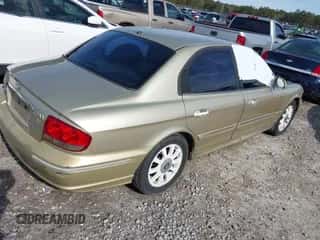 2002 Hyundai Sonata GLS z VIN KMHWF35HX2A506484, wystawiony jako IAAI lot #41257939 z przebiegiem 280 153 mil mil oraz . Historia ofert i sprzedaży dostępna na DreamBid. Obrazek 4.