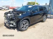 ✅ 2024 Toyota Highlander LE • VIN: 5TDKDRBH7RS540914 • Лот: 42552324. Опубликован ранее на IAAI с пробегом 20 487 миль. Бесплатный доступ к архиву аукционных продаж из США и подробный отчёт об истории автомобиля на DreamBid. Изображение 2.