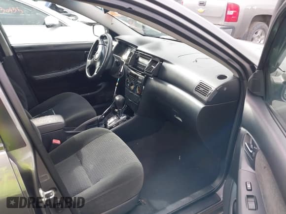 ✅ 2005 Toyota Corolla S • VIN: 2T1BR32E05C454741 • Lot: 43645896. Listed on IAAI with 130,094 mi. Free auction sales archive from the USA and detailed vehicle history report at DreamBid. Image 5.