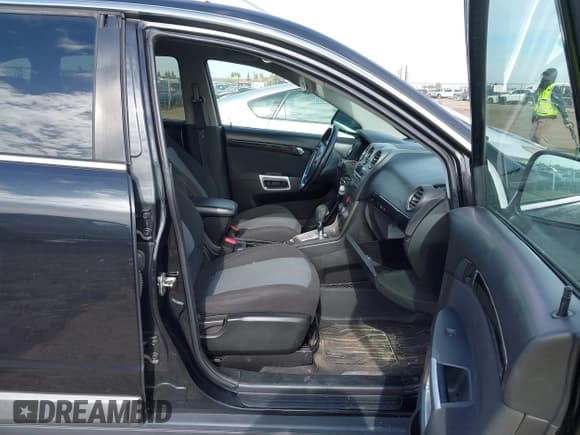 ✅ 2013 Chevrolet Captiva Sport LS • VIN: 3GNAL2EK7DS592939 • Lot: 41577770. Wystawiony na IAAI z przebiegiem 157 783 mil. Bezpłatny archiwum sprzedaży aukcyjnych z USA i szczegółowy raport historii pojazdu na DreamBid. Zdjęcie 5.