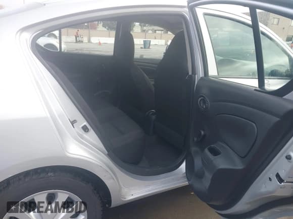 ✅ 2015 Nissan Versa SV • VIN: 3N1CN7AP2FL863397 • Lot: 43732029. Listed on IAAI with 128,136 mi. Free auction sales archive from the USA and detailed vehicle history report at DreamBid. Image 8.