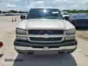 2004 Chevrolet Silverado 1500 z VIN 1GCEC14T54Z330032, wystawiony jako Copart lot #63007825 z przebiegiem 137 965 mil mil oraz Czysty tytuł • Clean title. Historia ofert i sprzedaży dostępna na DreamBid. Obrazek 5.