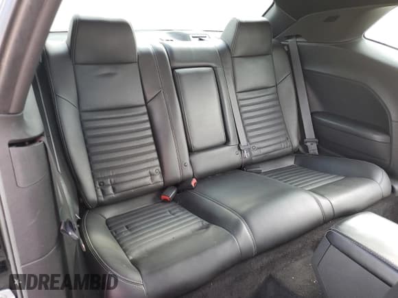 ✅ 2013 Dodge Challenger SXT • VIN: 2C3CDYAG2DH579252 • Lot: 77498104. Wystawiony na Copart z przebiegiem 99 926 mil. Bezpłatny archiwum sprzedaży aukcyjnych z USA i szczegółowy raport historii pojazdu na DreamBid. Zdjęcie 10.