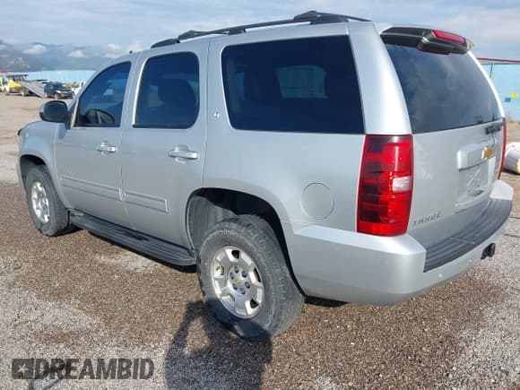 ✅ 2013 Chevrolet Tahoe LT • VIN: 1GNSKBE09DR352624 • Лот: 42843590. Опубликован ранее на IAAI с пробегом 141 528 миль. Бесплатный доступ к архиву аукционных продаж из США и подробный отчёт об истории автомобиля на DreamBid. Изображение 3.
