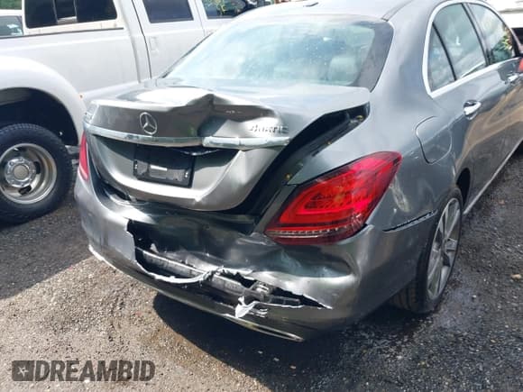 ✅ 2021 Mercedes-Benz C 300 • VIN: W1KWF8EB0MR637737 • Lot: 42613010. Wystawiony na IAAI z przebiegiem 71 368 mil. Bezpłatny archiwum sprzedaży aukcyjnych z USA i szczegółowy raport historii pojazdu na DreamBid. Zdjęcie 6.