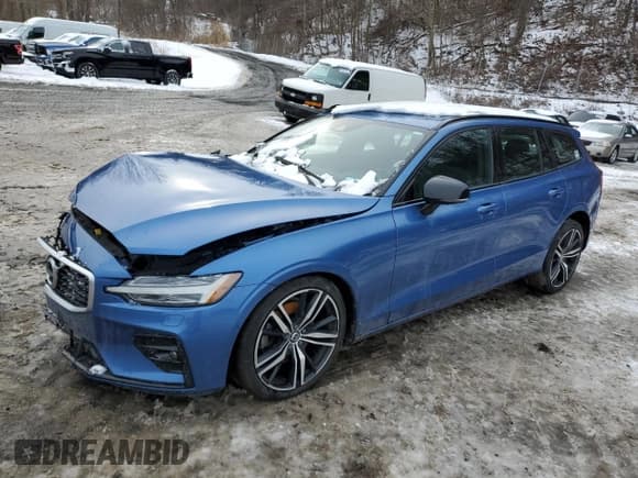 ✅ 2020 Volvo V60 • VIN: YV1102EM3L2369532 • Lot: 43877375. Wystawiony na Copart z przebiegiem 39 942 mil. Bezpłatny archiwum sprzedaży aukcyjnych z USA i szczegółowy raport historii pojazdu na DreamBid. Zdjęcie 1.