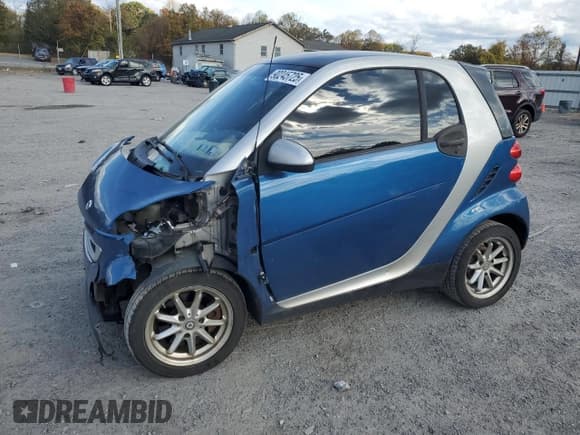 ✅ 2009 Smart fortwo Pure • VIN: WMEEJ31X49K211950 • Лот: 90245725. Опубликован ранее на Copart с пробегом 246 464 миль. Бесплатный доступ к архиву аукционных продаж из США и подробный отчёт об истории автомобиля на DreamBid. Изображение 1.