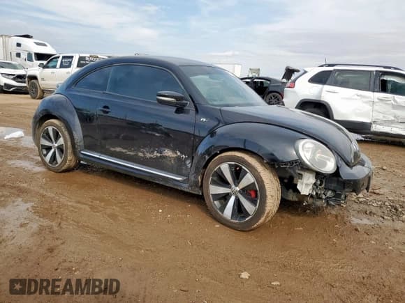 ✅ 2014 Volkswagen Beetle Turbo R-Line • VIN: 3VWVS7AT2EM615023 • Lot: 82318335. Wystawiony na Copart z przebiegiem 72 517 mil. Bezpłatny archiwum sprzedaży aukcyjnych z USA i szczegółowy raport historii pojazdu na DreamBid. Zdjęcie 4.
