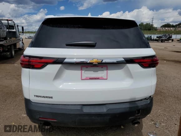 ✅ 2023 Chevrolet Traverse LS • VIN: 1GNERFKW9PJ107852 • Lot: 80151665. Wystawiony na Copart z przebiegiem 62 306 mil. Bezpłatny archiwum sprzedaży aukcyjnych z USA i szczegółowy raport historii pojazdu na DreamBid. Zdjęcie 6.