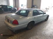 ✅ 1999 Ford Crown Victoria • VIN: 2FAFP73W0XX120137 • Lot: 43273562. Wystawiony na IAAI z przebiegiem 138 567 mil. Bezpłatny archiwum sprzedaży aukcyjnych z USA i szczegółowy raport historii pojazdu na DreamBid. Zdjęcie 4.