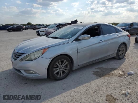 ✅ 2011 Hyundai Sonata SE • VIN: 5NPEC4AC7BH007952 • Lot: 73944944. Listed on Copart with 214,844 mi. Free auction sales archive from the USA and detailed vehicle history report at DreamBid. Image 1.