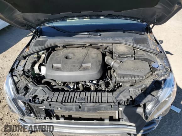 ✅ 2018 Volvo V60 Dynamic • VIN: YV140MEL0J2388407 • Lot: 66727865. Wystawiony na Copart z przebiegiem 77 699 mil. Bezpłatny archiwum sprzedaży aukcyjnych z USA i szczegółowy raport historii pojazdu na DreamBid. Zdjęcie 11.