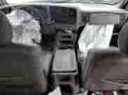 ✅ 1999 Chevrolet Silverado 1500 LS • VIN: 2GCEC19TXX1130074 • Lot: 47924044. Wystawiony na Copart z przebiegiem 293 994 mil mil. Skorzystaj z bezpłatnego archiwum sprzedaży aukcyjnych z USA i zobacz szczegółowy raport historii pojazdu na DreamBid. Zdjęcie 8.