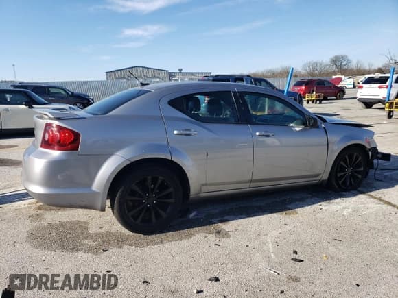 ✅ 2014 Dodge Avenger SE • VIN: 1C3CDZAB0EN140361 • Lot: 85669214. Wystawiony na Copart z przebiegiem 121 808 mil. Bezpłatny archiwum sprzedaży aukcyjnych z USA i szczegółowy raport historii pojazdu na DreamBid. Zdjęcie 3.