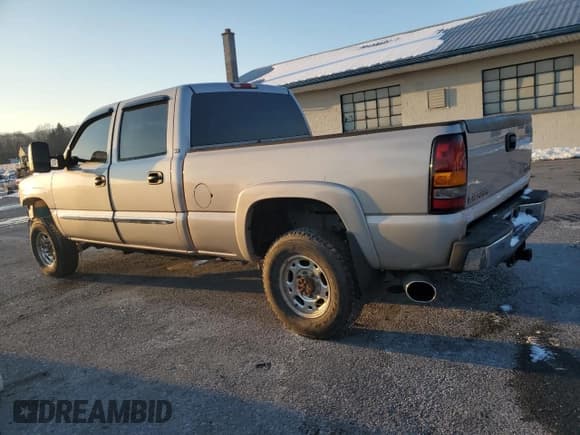 ✅ 2004 GMC Sierra 2500HD SLT • VIN: 1GTHK23204F197714 • Lot: 89311065. Wystawiony na Copart z przebiegiem 240 299 mil. Bezpłatny archiwum sprzedaży aukcyjnych z USA i szczegółowy raport historii pojazdu na DreamBid. Zdjęcie 2.
