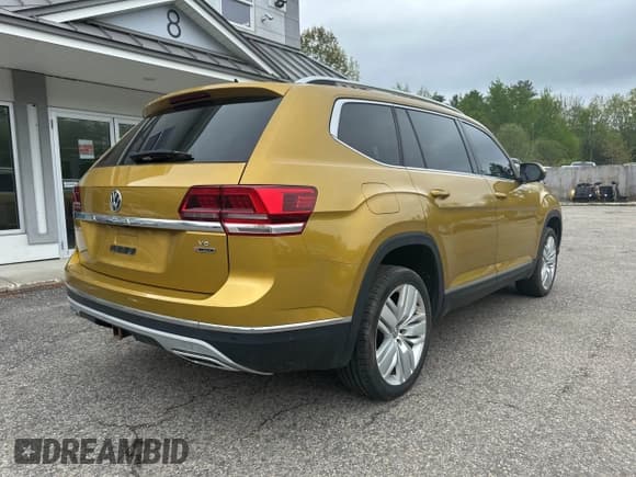 ✅ 2018 Volkswagen Atlas SEL Premium • VIN: 1V2NR2CA3JC564705 • Лот: 42290407. Опубликован ранее на IAAI с пробегом 114 723 миль. Бесплатный доступ к архиву аукционных продаж из США и подробный отчёт об истории автомобиля на DreamBid. Изображение 4.