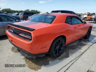✅ 2018 Dodge Challenger SXT Plus • VIN: 2C3CDZAG6JH303092 • Lot: 48713333. Wystawiony na Copart z przebiegiem Nie podano. Bezpłatny archiwum sprzedaży aukcyjnych z USA i szczegółowy raport historii pojazdu na DreamBid. Zdjęcie 3.